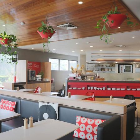 Ibis Sydney Airport Hotel Bagian luar foto