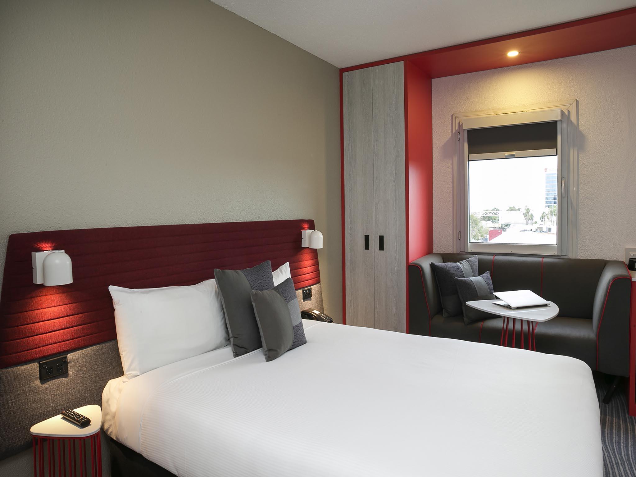 Ibis Sydney Airport Hotel Bagian luar foto