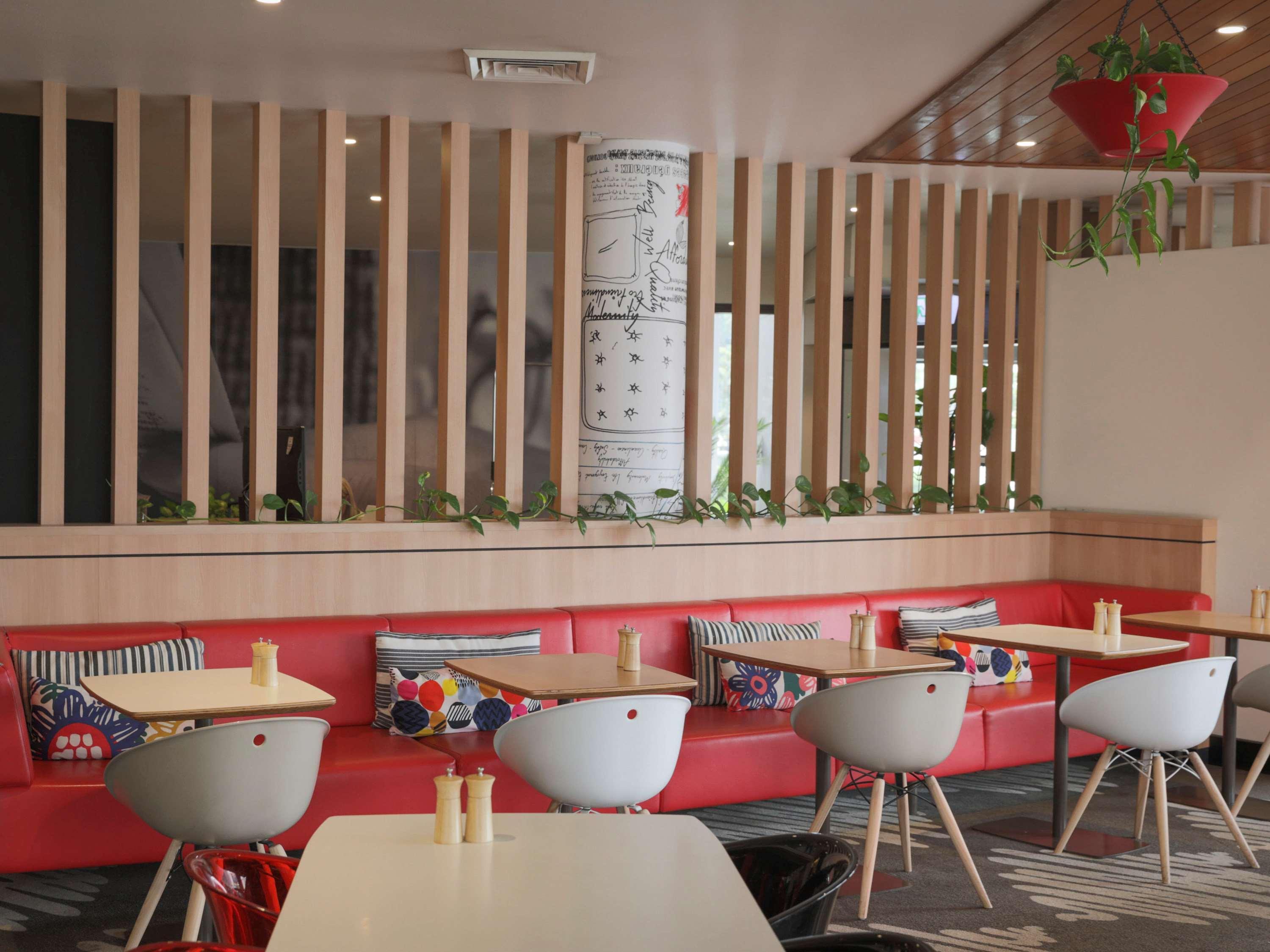 Ibis Sydney Airport Hotel Bagian luar foto