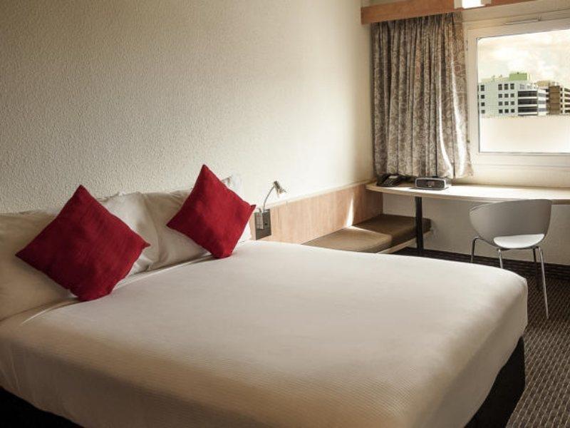 Ibis Sydney Airport Hotel Bagian luar foto
