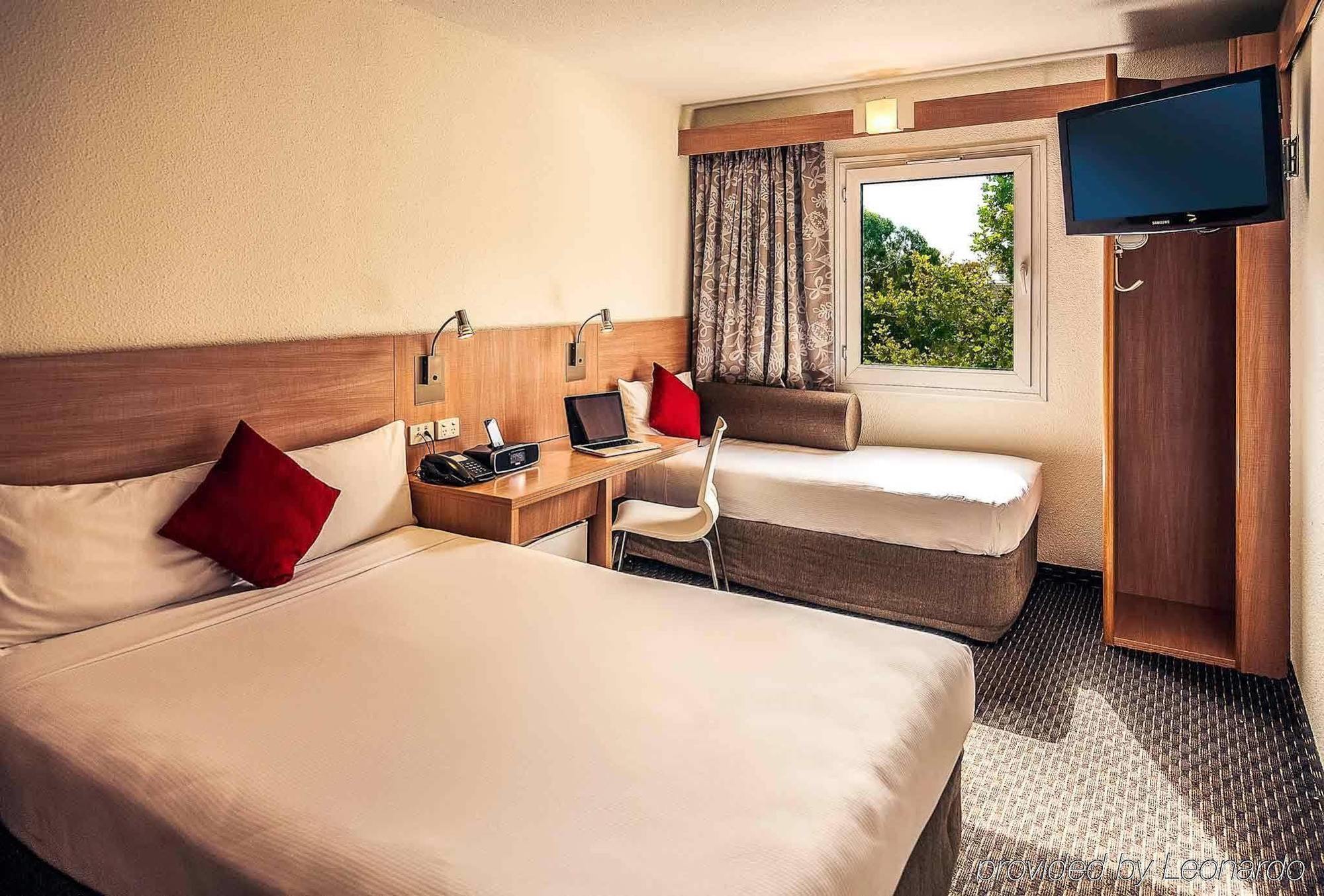 Ibis Sydney Airport Hotel Bagian luar foto