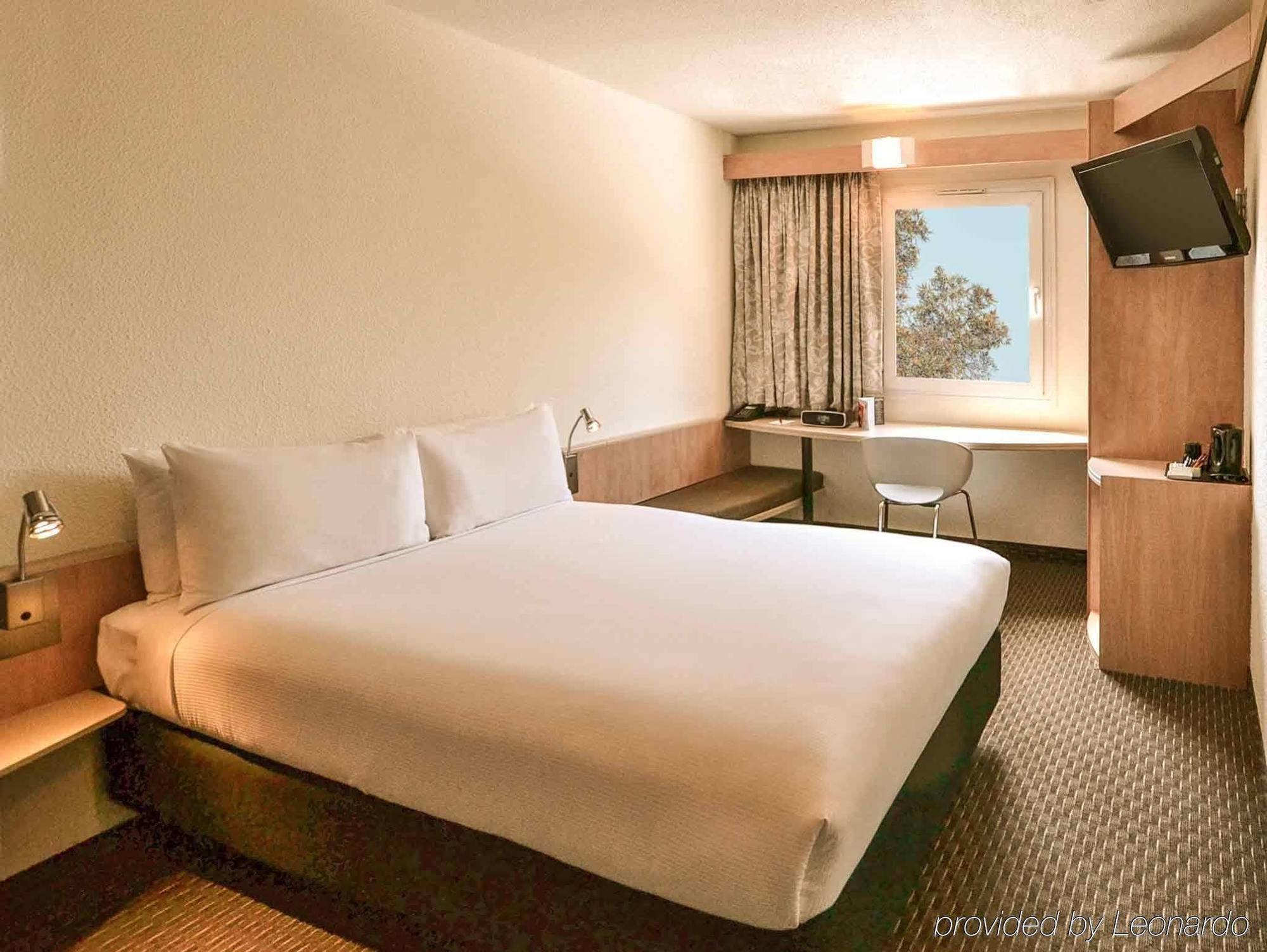 Ibis Sydney Airport Hotel Bagian luar foto