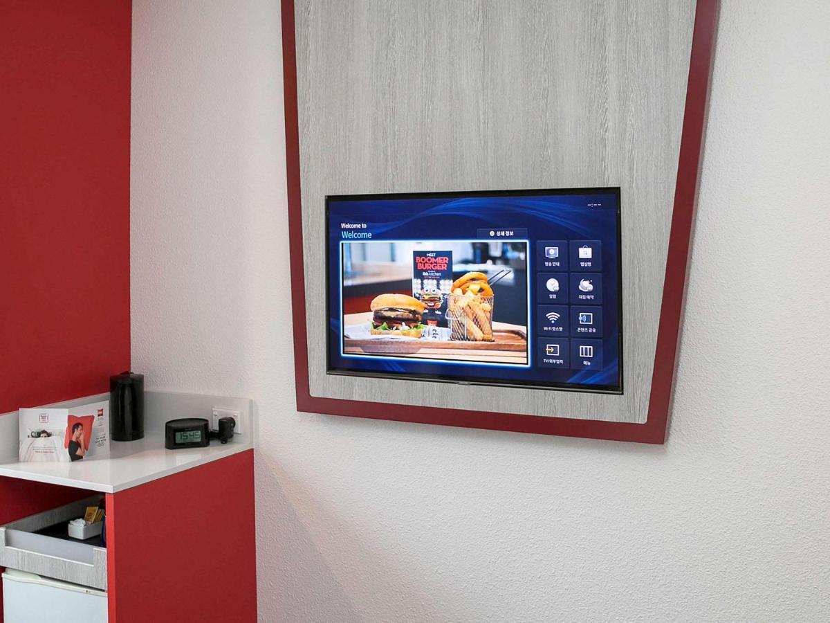 Ibis Sydney Airport Hotel Bagian luar foto