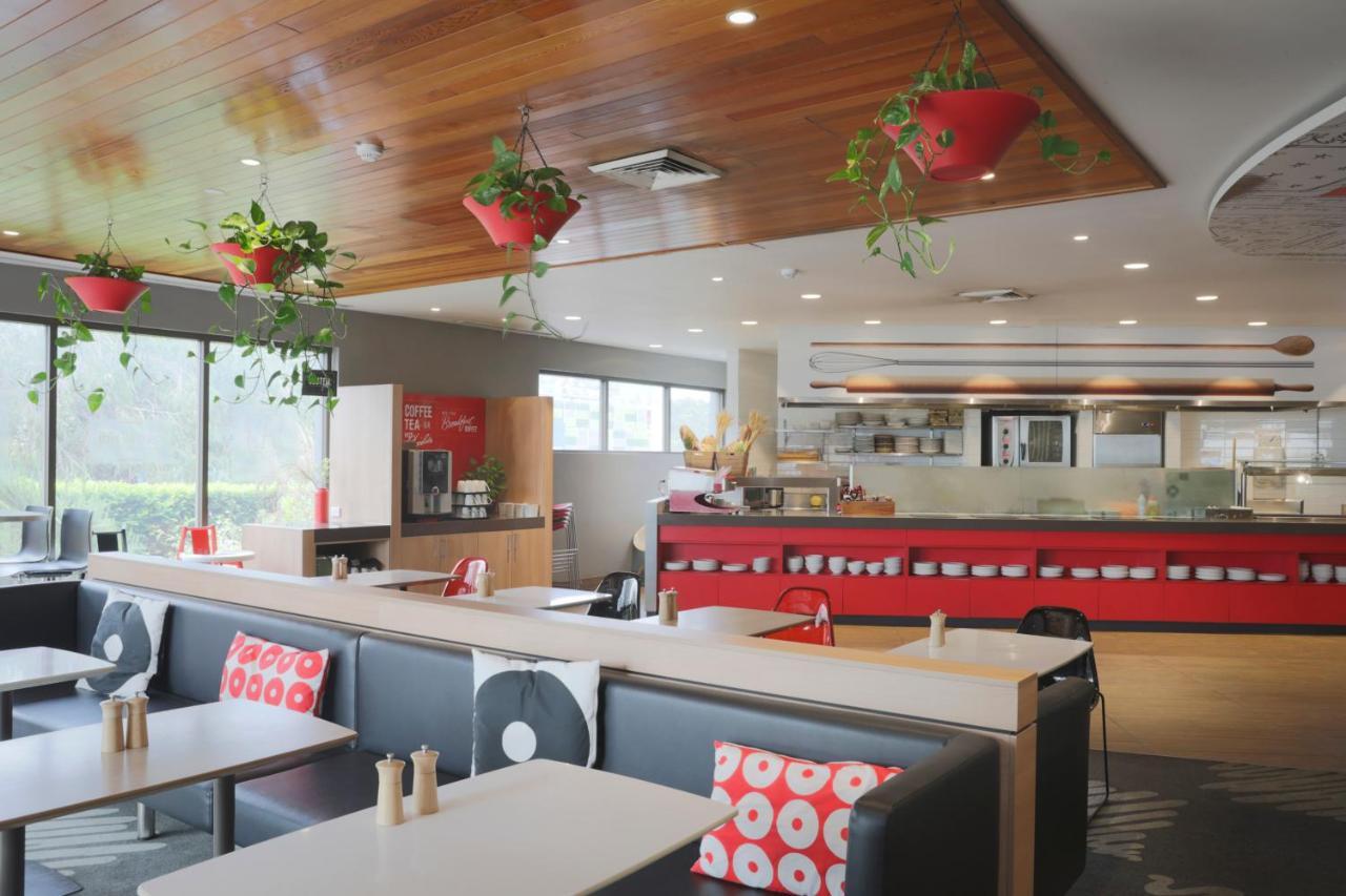 Ibis Sydney Airport Hotel Bagian luar foto